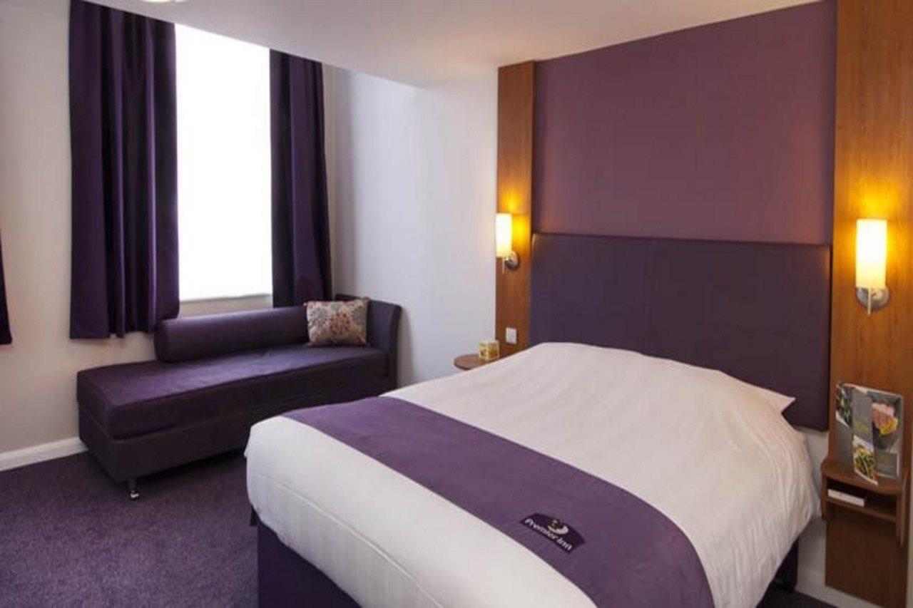 Premier Inn Premier Inn Southend Airport Екстер'єр фото