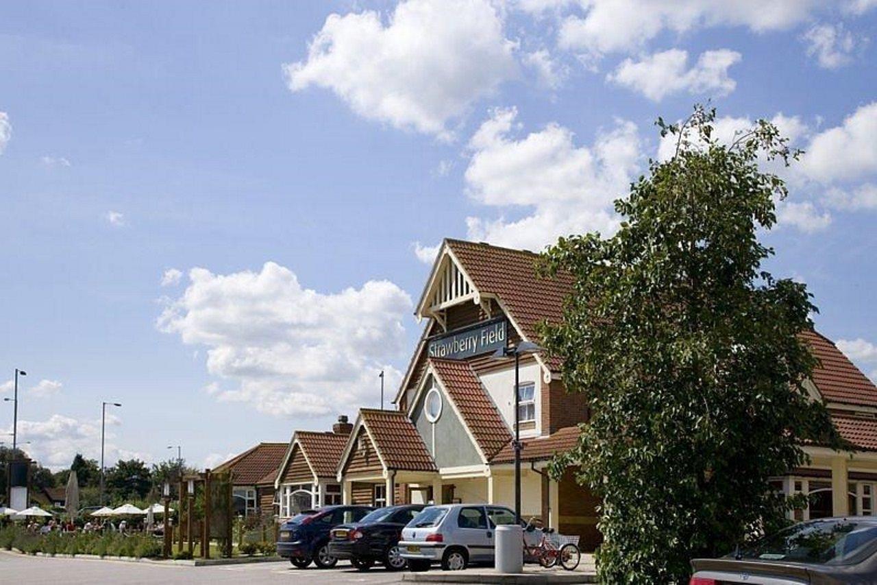 Premier Inn Premier Inn Southend Airport Екстер'єр фото